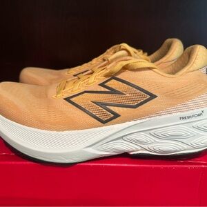 New Balance Fresh Foam X  880v15 Running Shoes in Orange Beige